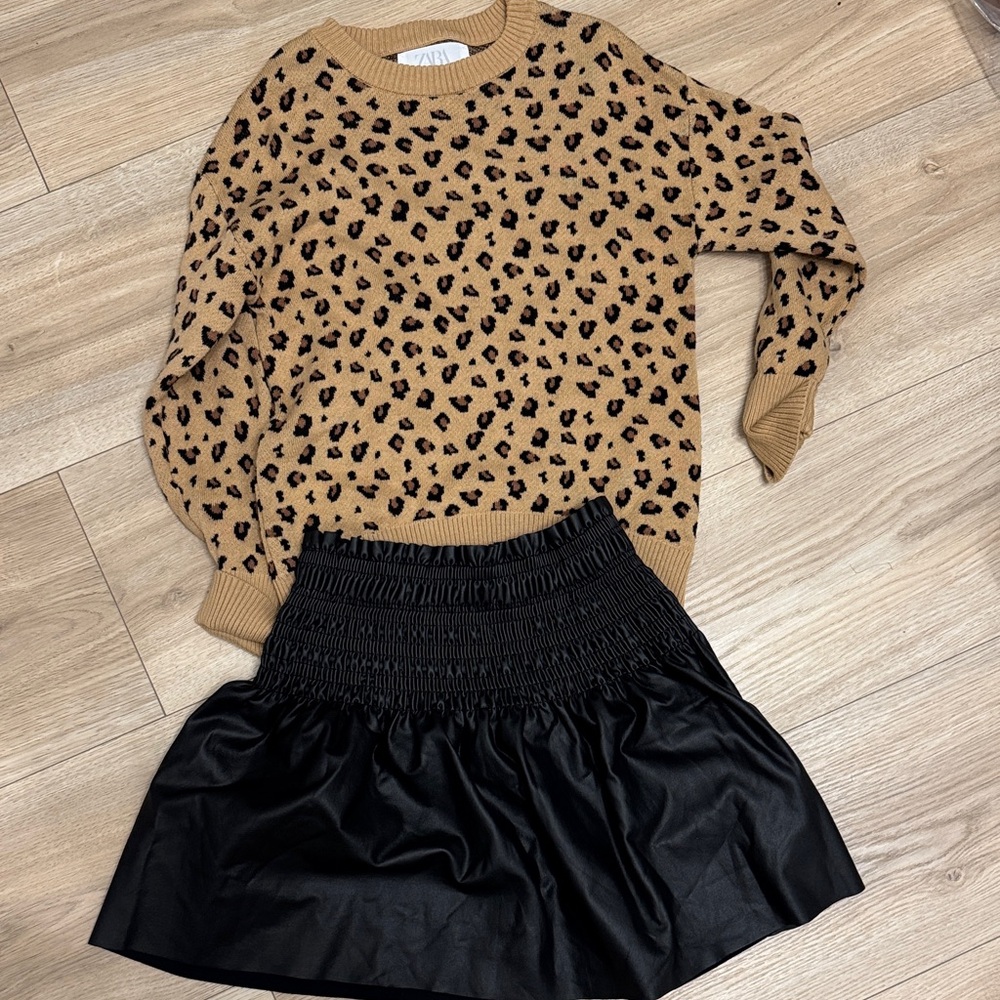 Zara girl size 6 outfit 
Sweater and skirt